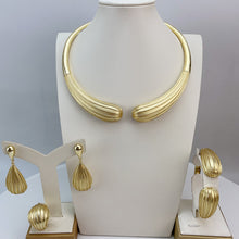 Load image into Gallery viewer, 18k Gold Plated Pearl Italian Jewelry Set