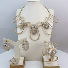 Load image into Gallery viewer, Elegant Gold Filigree Jewelry Set