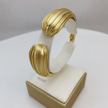 Load image into Gallery viewer, 18k Gold Plated Pearl Italian Jewelry Set
