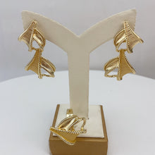 Load image into Gallery viewer, Luxury Sculpted Gold Jewelry Set
