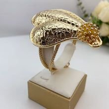 Load image into Gallery viewer, Luxe Gold Statement Jewelry Set
