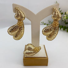Load image into Gallery viewer, Luxe Gold Statement Jewelry Set
