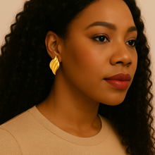 Load image into Gallery viewer, 18K gold plated Stainless steel &quot;Snazzy&quot; earrings
