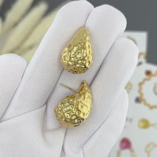 Load and play video in Gallery viewer, 18K gold plated Stainless steel &quot;Teardrops&quot; earrings
